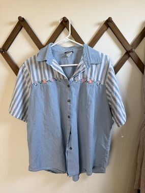 BonWorth Light Blue Striped Short-Sleeve Button-Down with Floral Embroidery